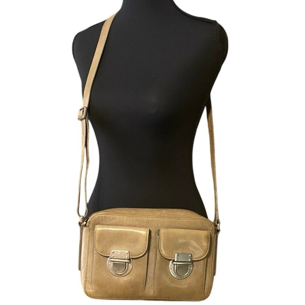Fossil greige gray taupe crossbody purse handbag bag leather front flap pockets